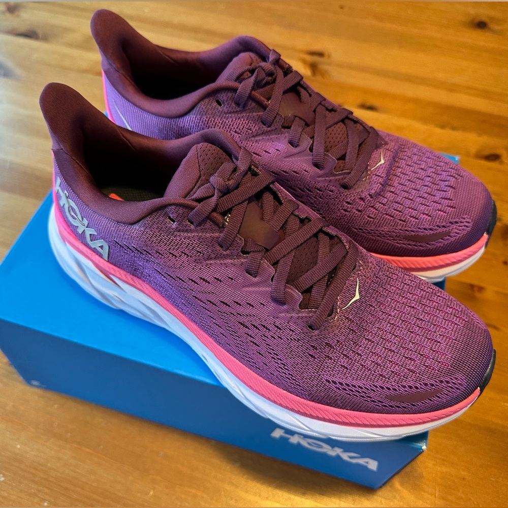 NIB Hoka Women's Clifton 8